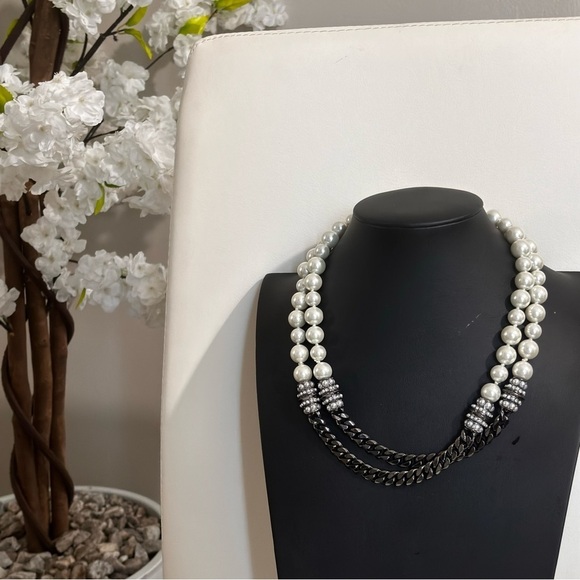 Givenchy pearl and Swarovski crystal long 40” necklace - Picture 2 of 8
